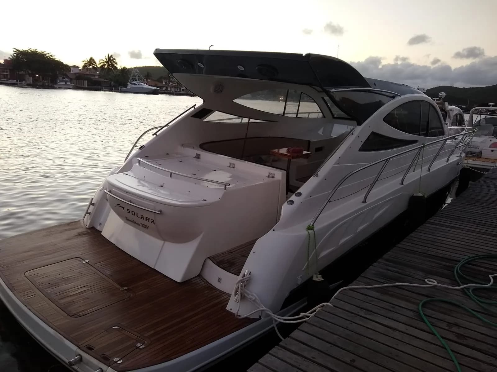 Solara 38 HT 2014 — lancha 38 pés seminova