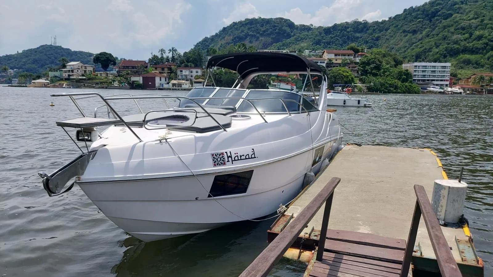 Coral 33C 2018 — lancha 33 pés seminova