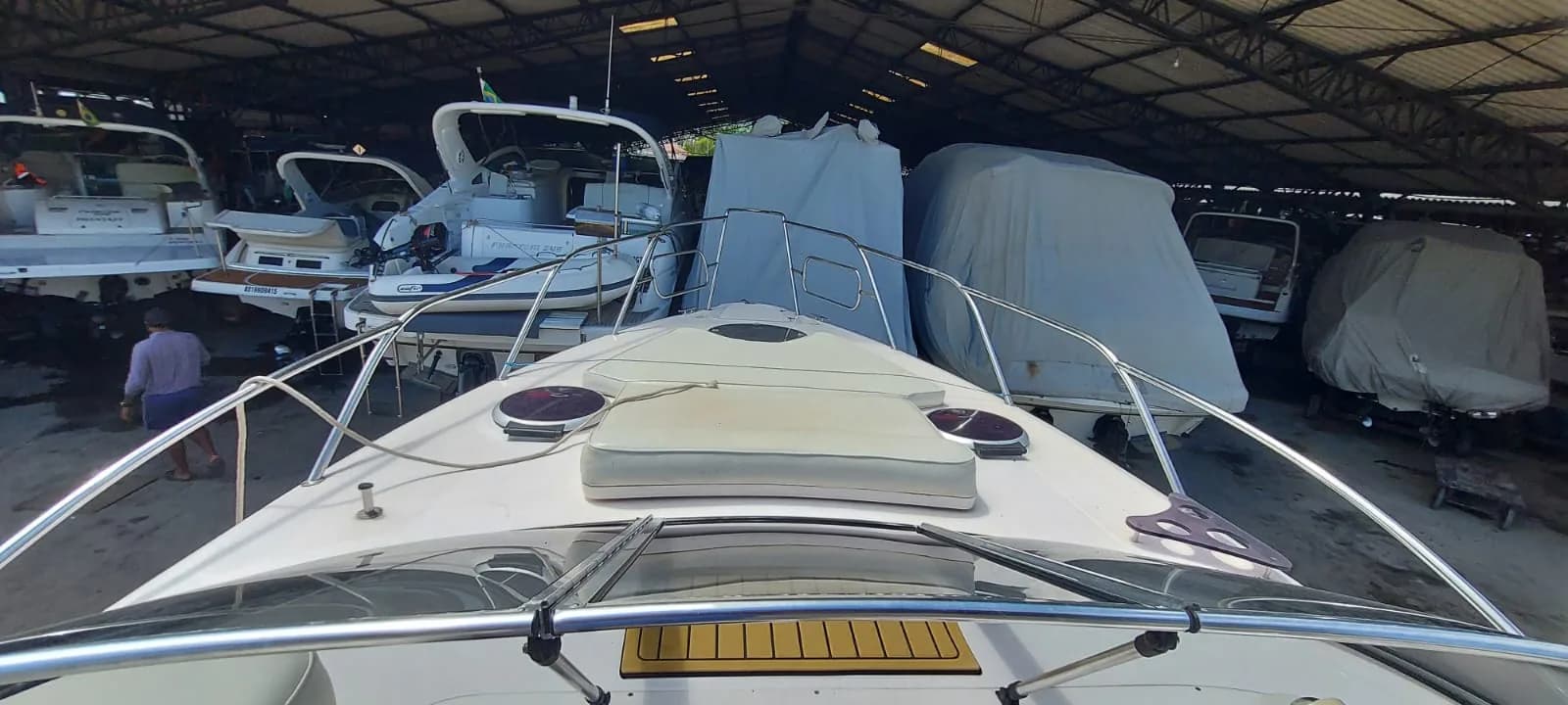 Coral 36C 2017 — lancha 36 pés seminova
