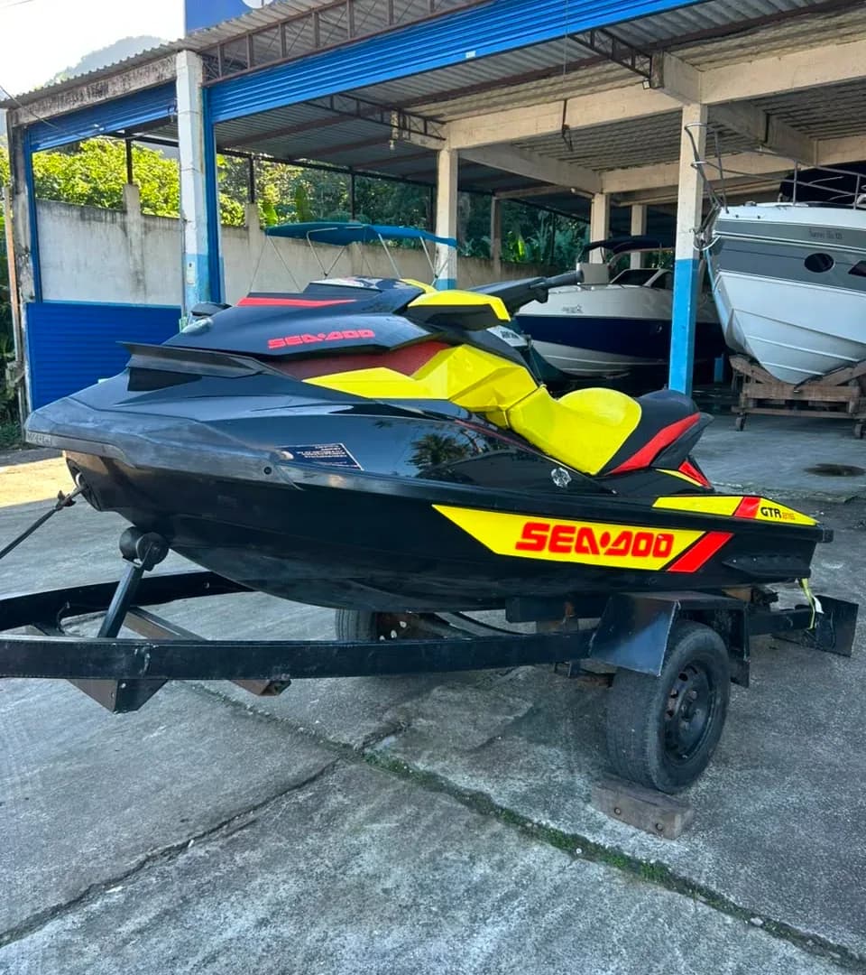 JET SKI SEA DOO GT R 215 2015 — jet ski seminovo