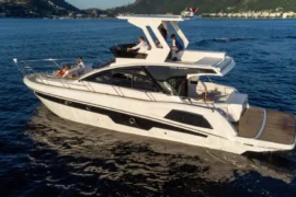 coral-coral-50-fLY-8e01f1f81bbf5f14858bbb15-1